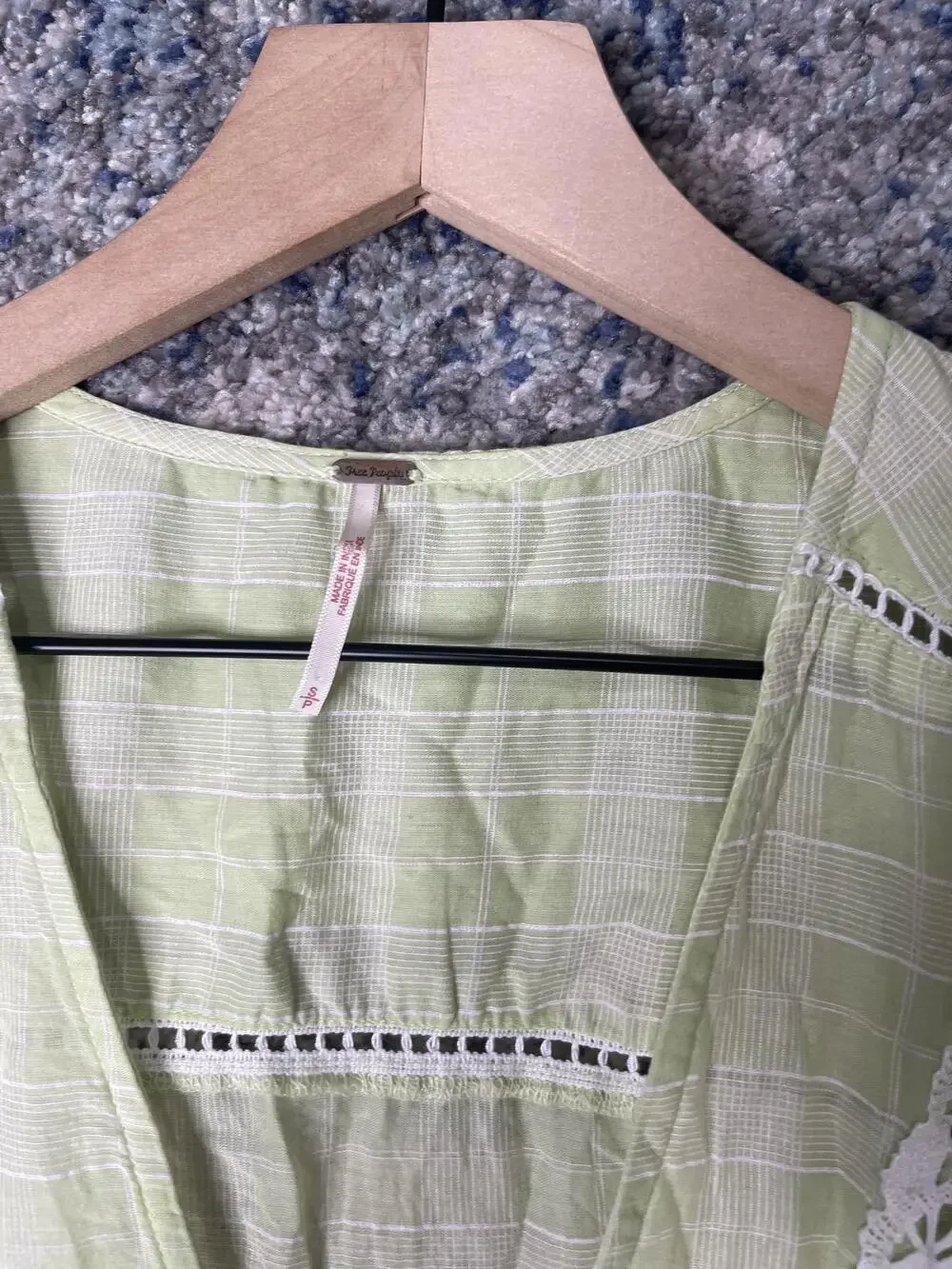 Free People Blouse Womens Small Green Plaid Boho Tunic Peasant Lace Trim Top